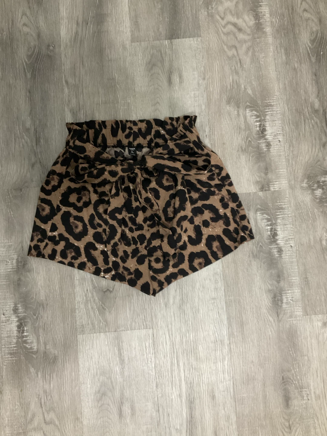 SHEIN Leopard Print Paperbag Waist Shorts