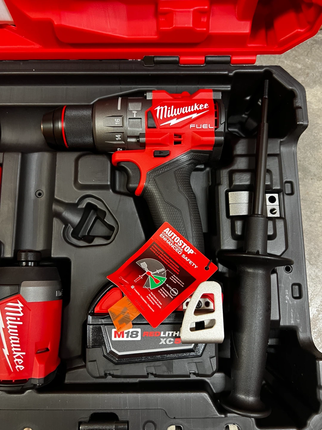 Milwaukee M18 FUEL Hammer Drill and Impact Driver Kit - photo 3
