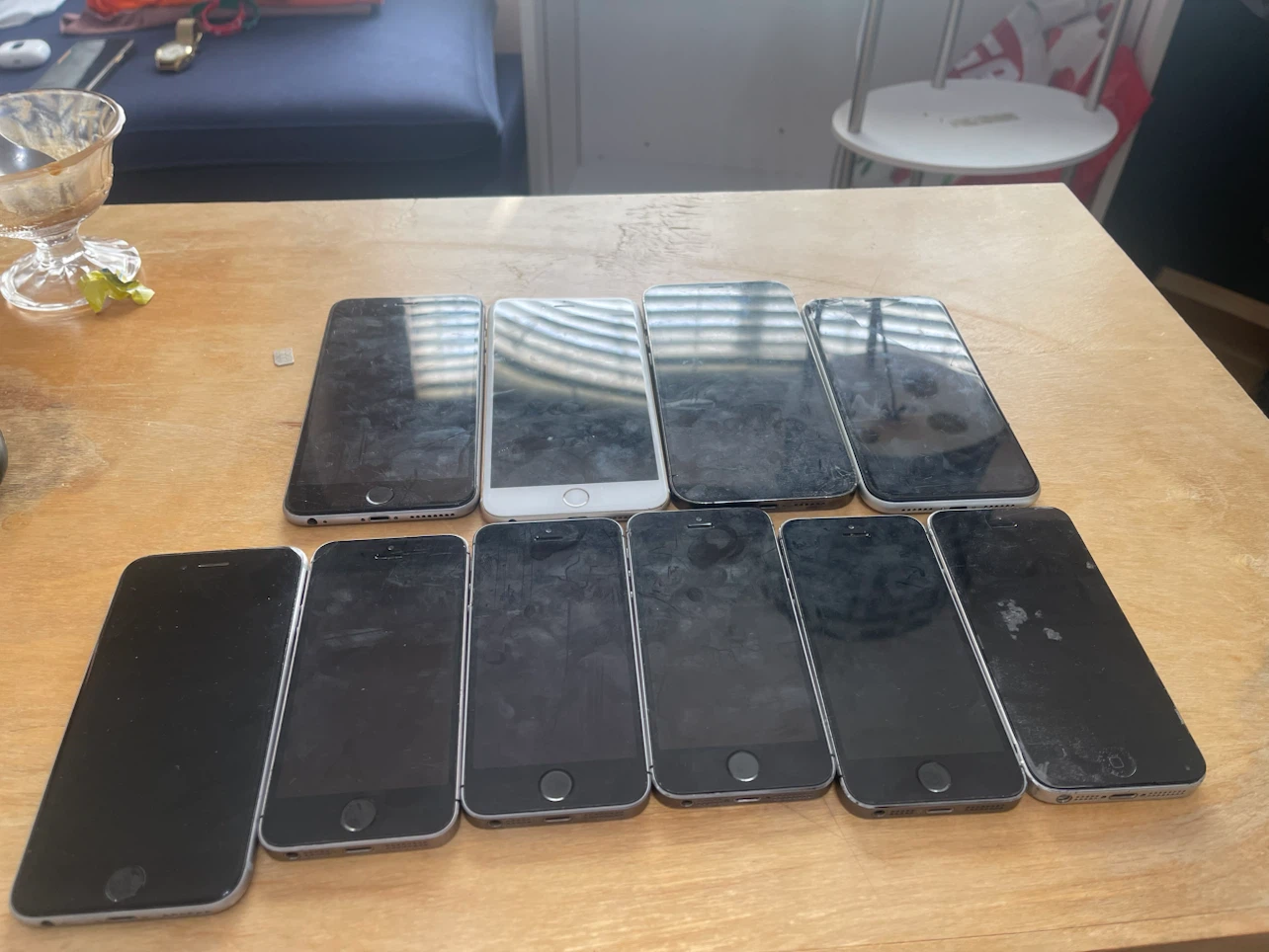 Assorted Apple iPhones - photo 2