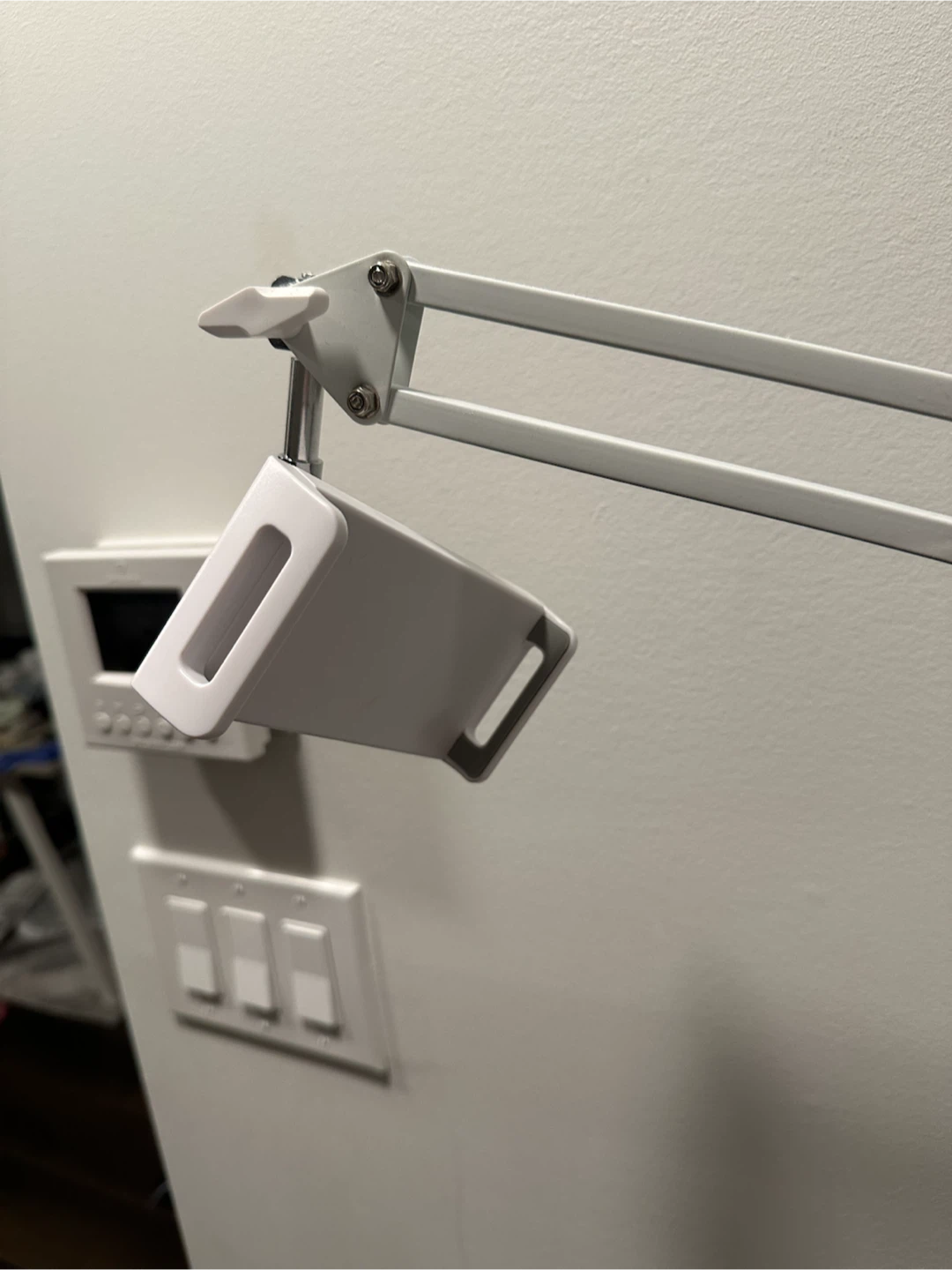 White Floor Stand for Tablet/Phone - photo 4
