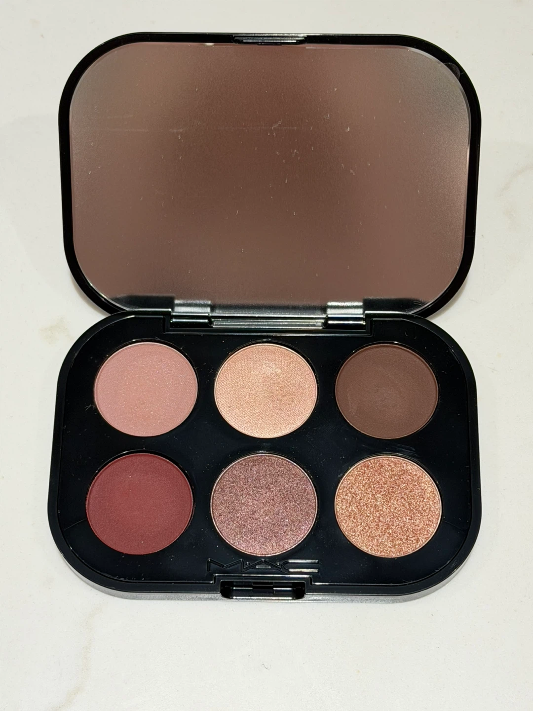 MAC Eyeshadow Palette – Embedded in Burgundy (Like New)