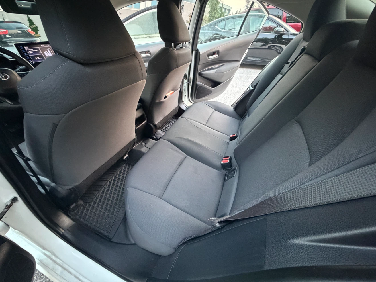 White Toyota Corolla Sedan 2021 - photo 5