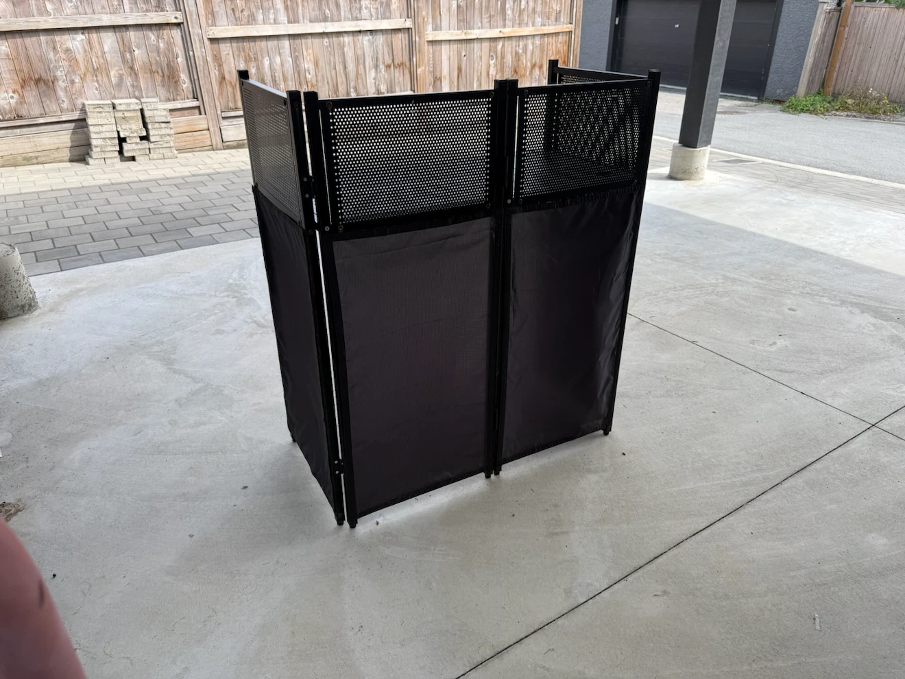 Dj booth facade