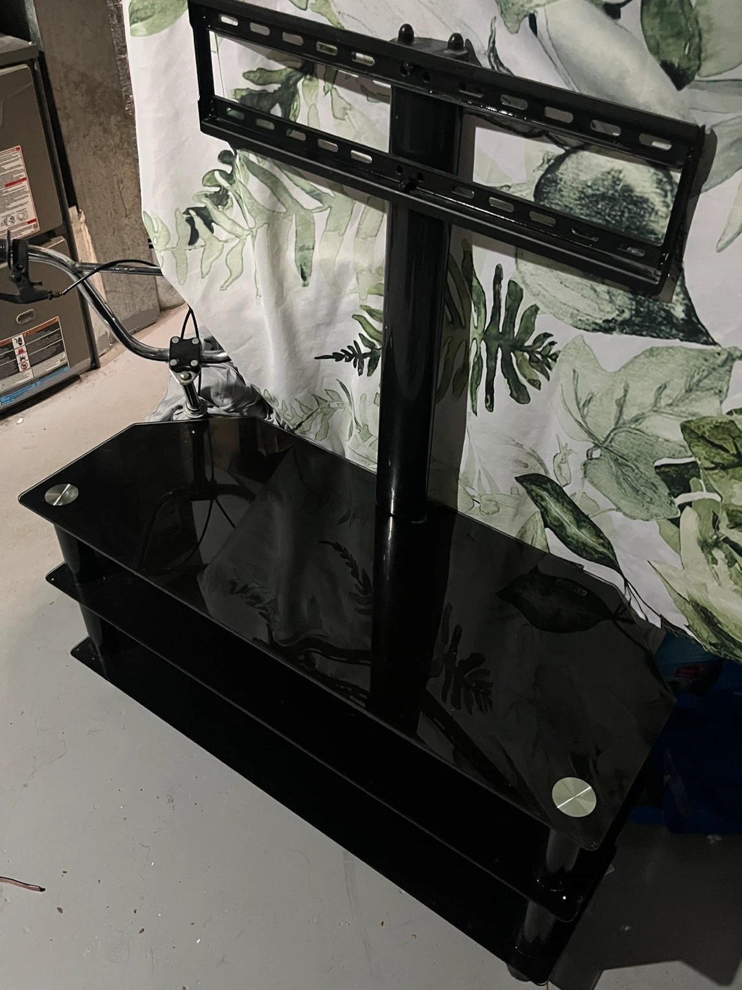 (FitUEyes) Black Glass TV Stand with Mount