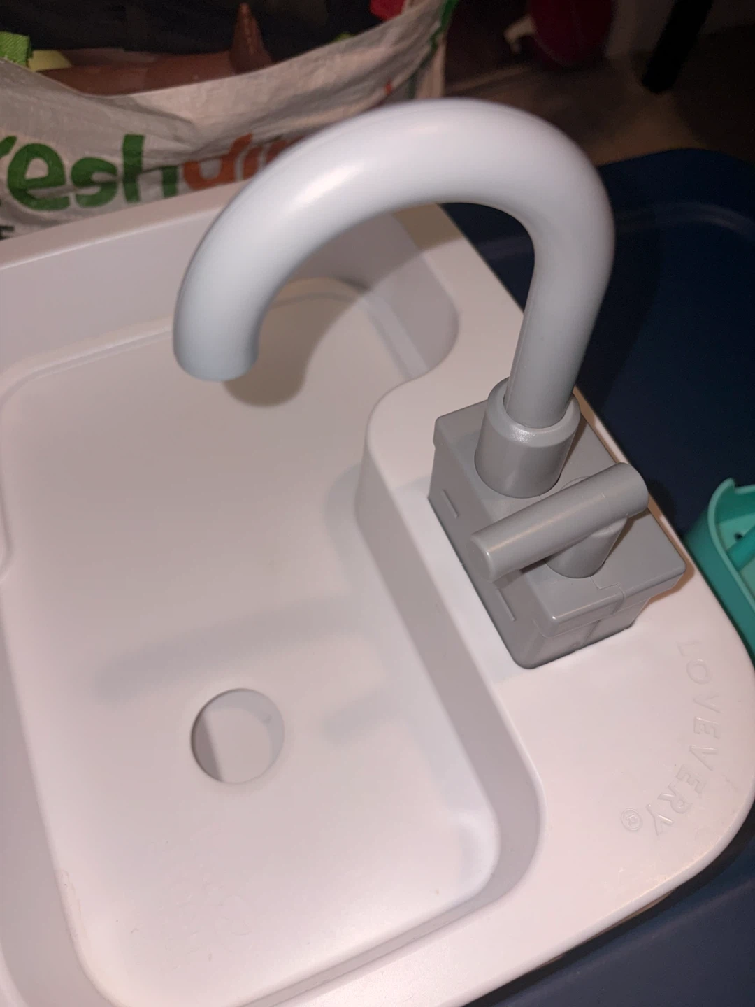 Lovevery Super Sustainable Play Sink Helper Faucet Running Water - photo 4