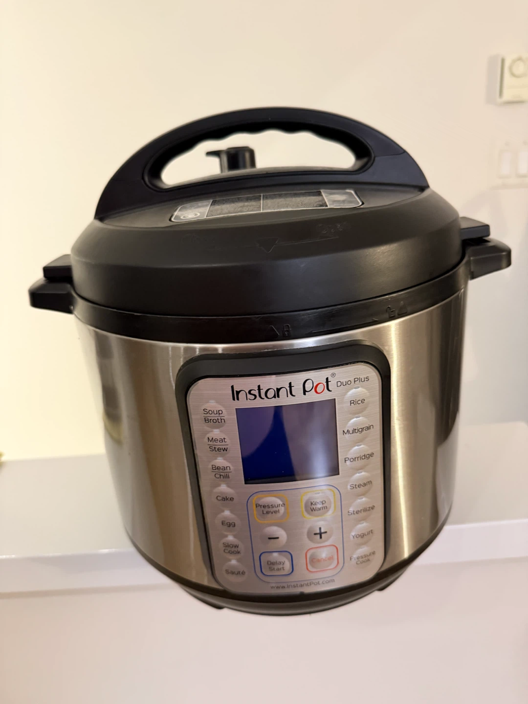 Instant Pot Duo Plus 6-in-1 Electric Pressure Cooker