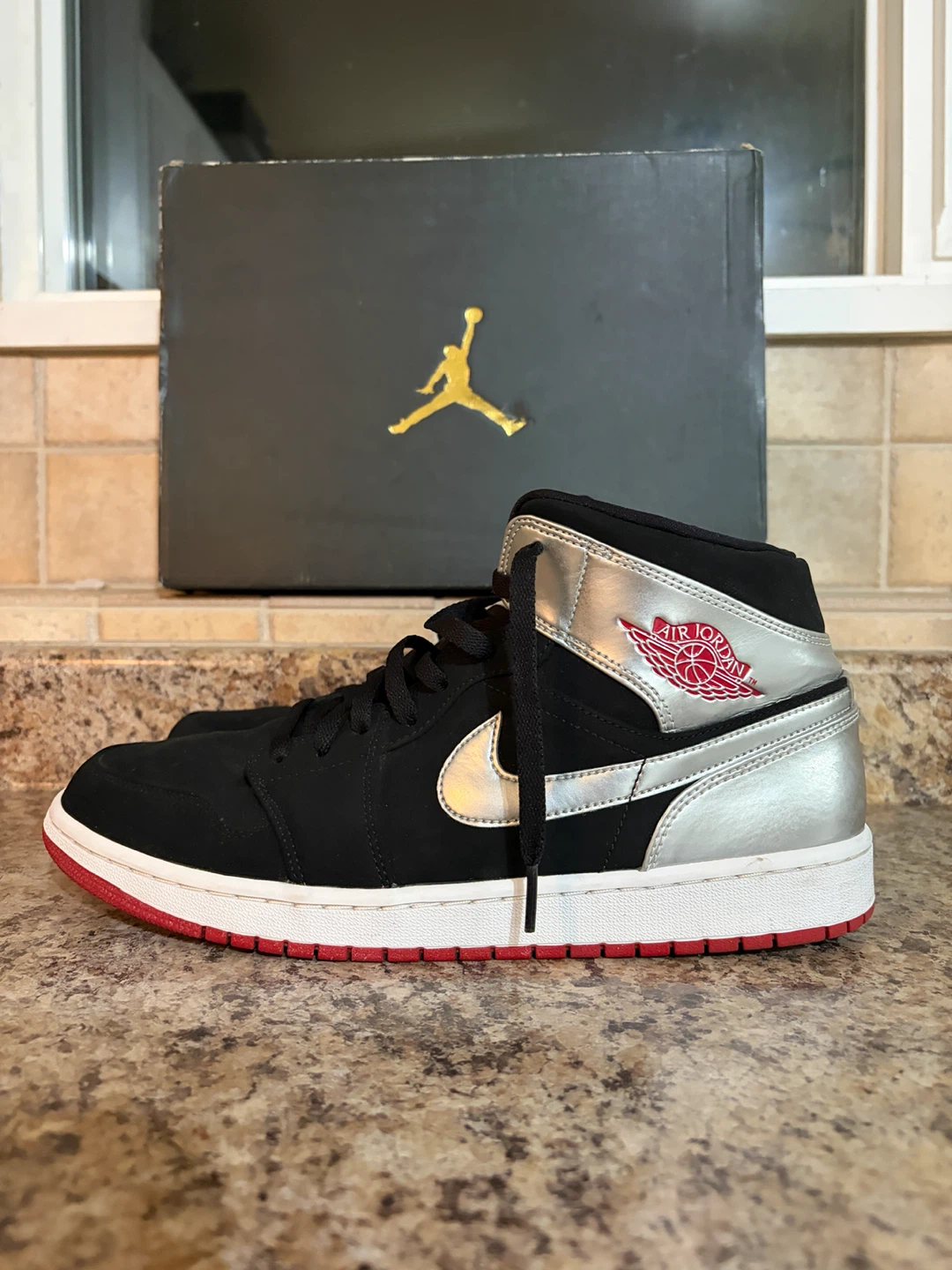 Air Jordan 1 Mid SE Black Silver Red - photo 3
