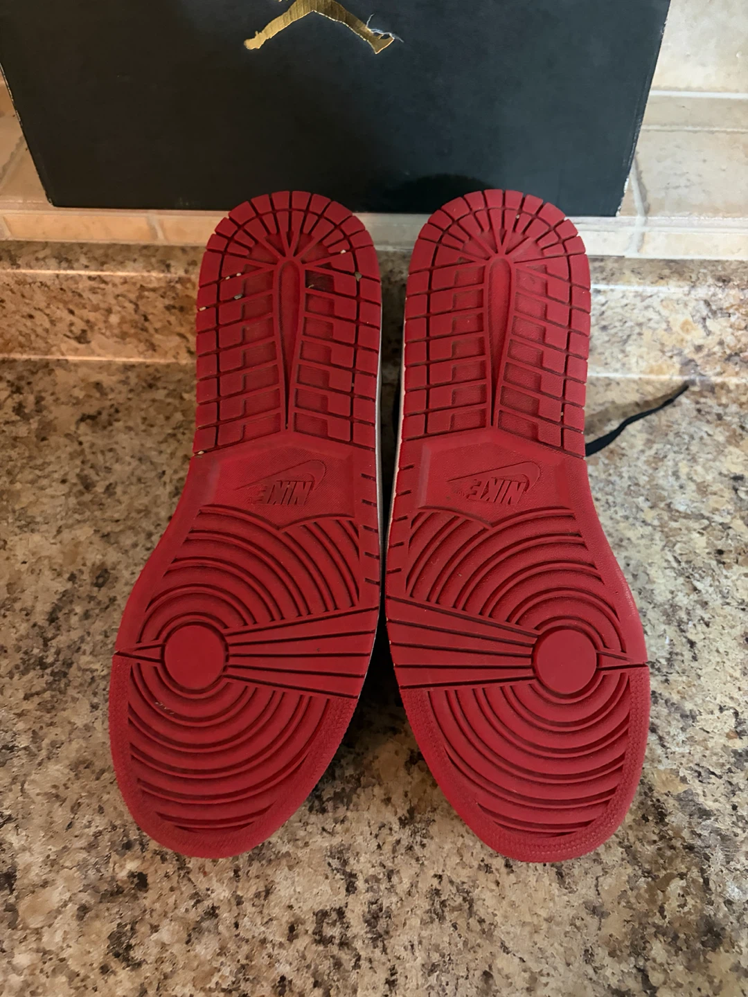 Air Jordan 1 Mid SE Black Silver Red - photo 5