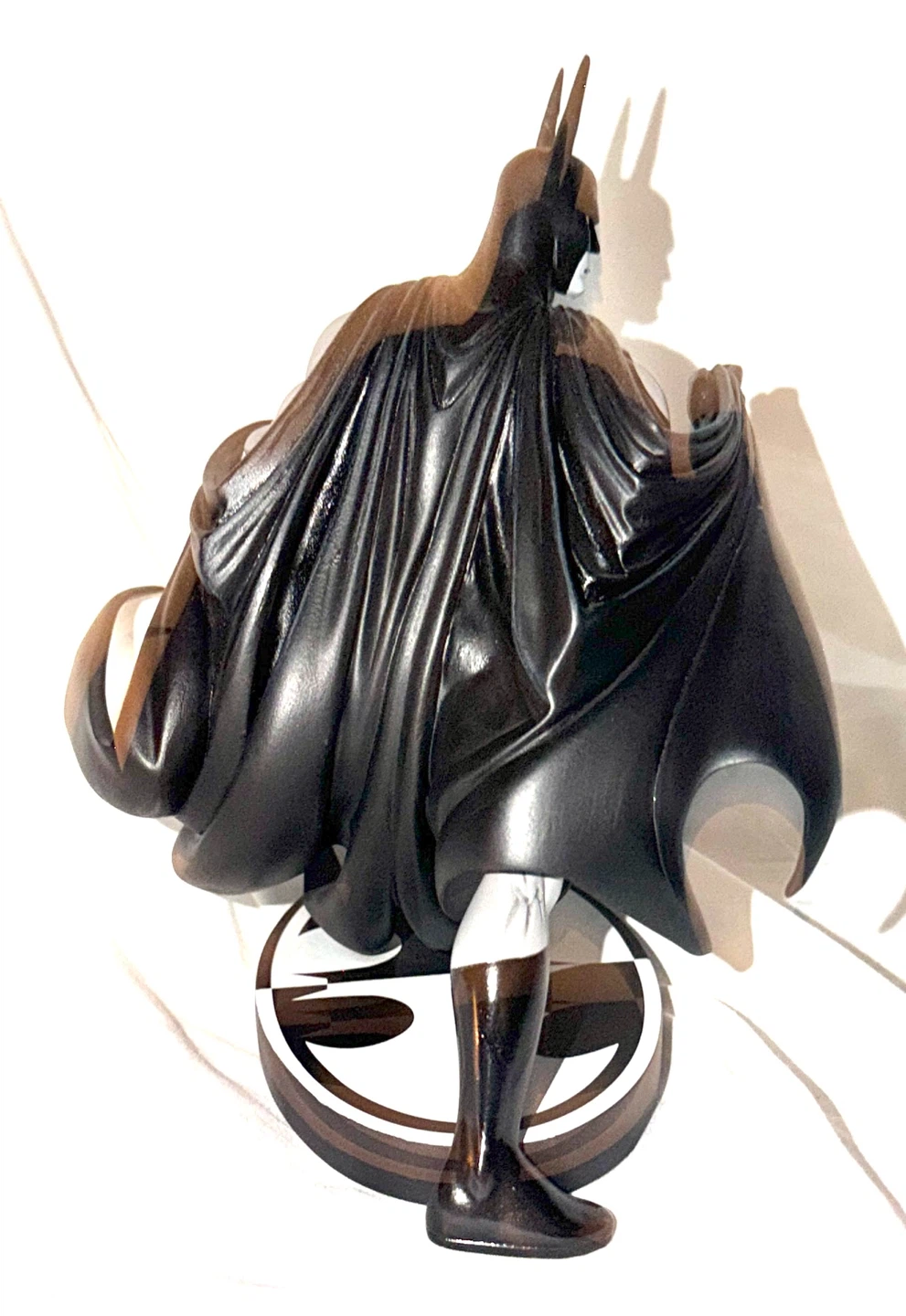Batman Black and White Limited Edition Statue by Tim Sales - photo 5