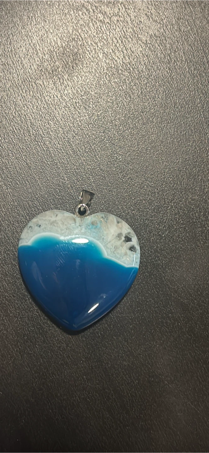 Heart Shaped Blue and White Agate Pendant - photo 2