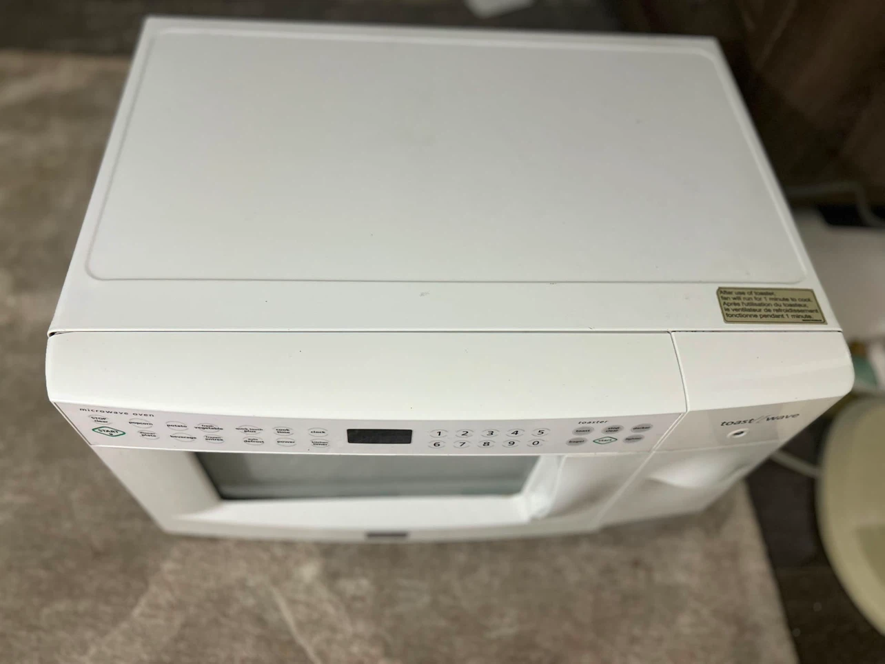 Kenmore Toast & Wave Microwave Oven - photo 4