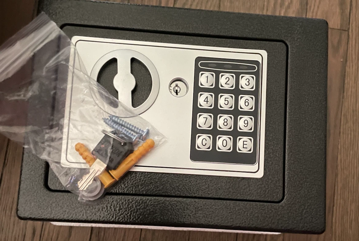 Small Electronic Safe Box With Digital Keypad & Keys