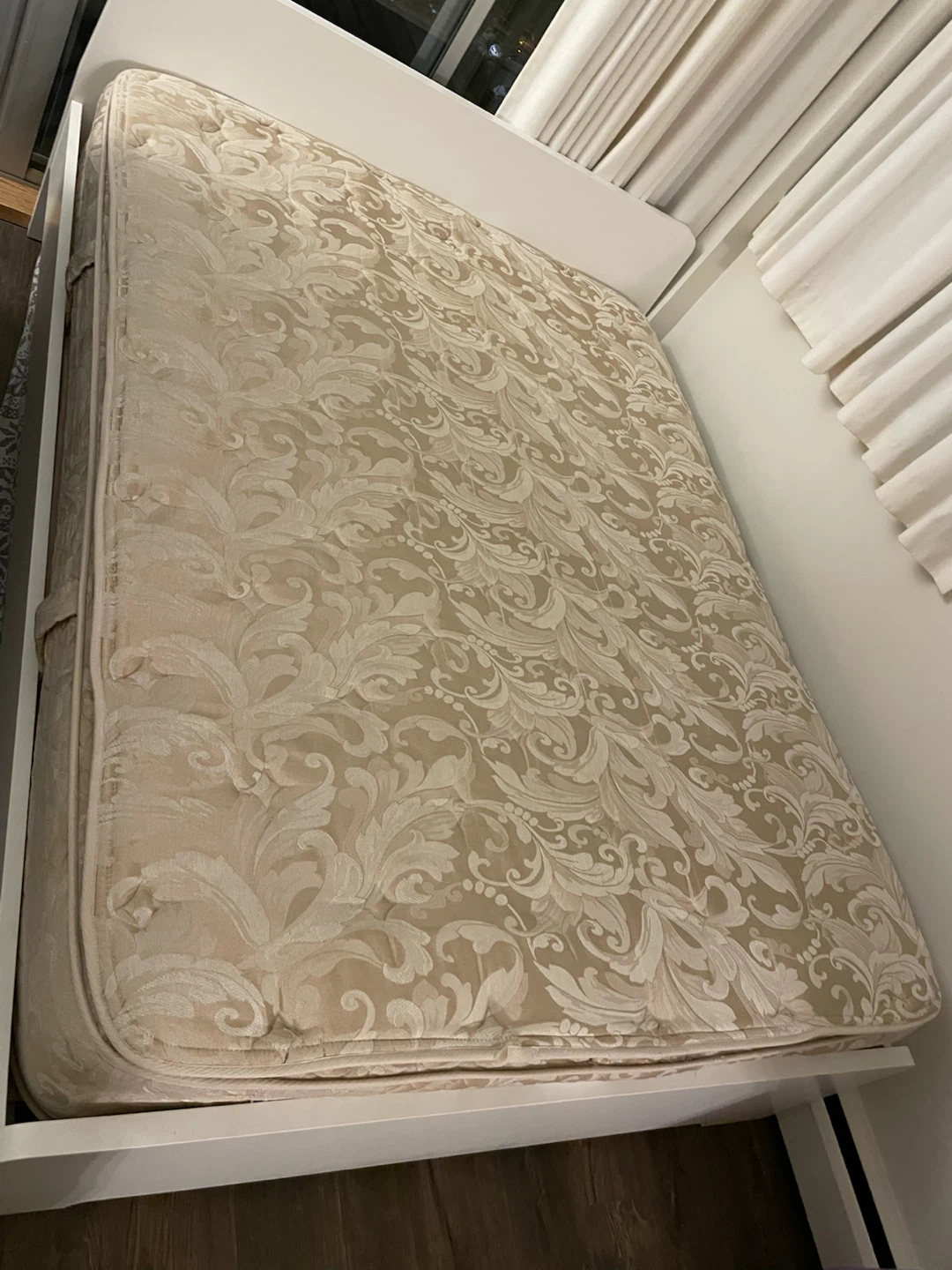 Queen size Spring Mattress