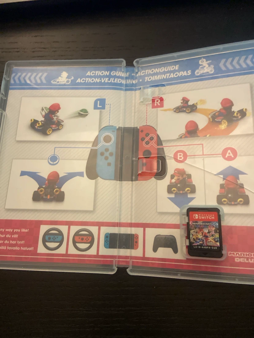 Nintendo Switch Mario Kart 8 Deluxe Game - photo 3