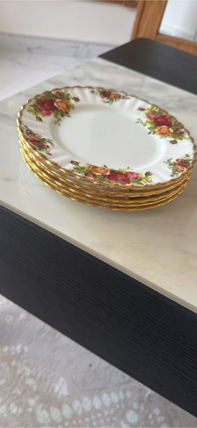 Royal Albert Old Country Roses Plates (Set of 6)