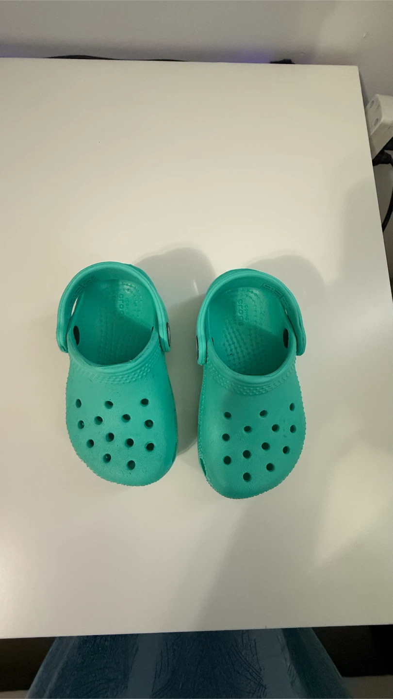 Turquoise Crocs Size 6 Toddler