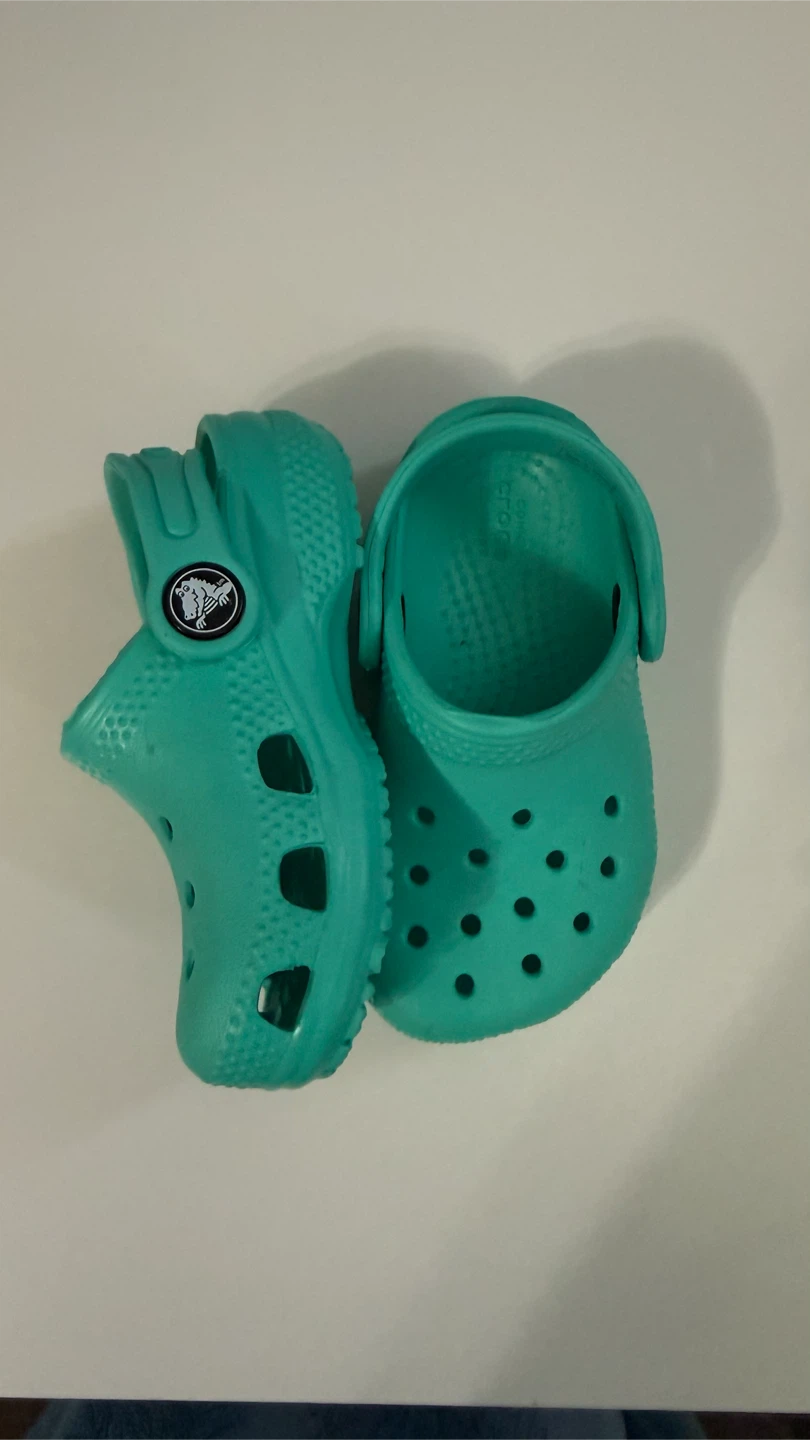 Turquoise Crocs Size 6 Toddler - photo 2