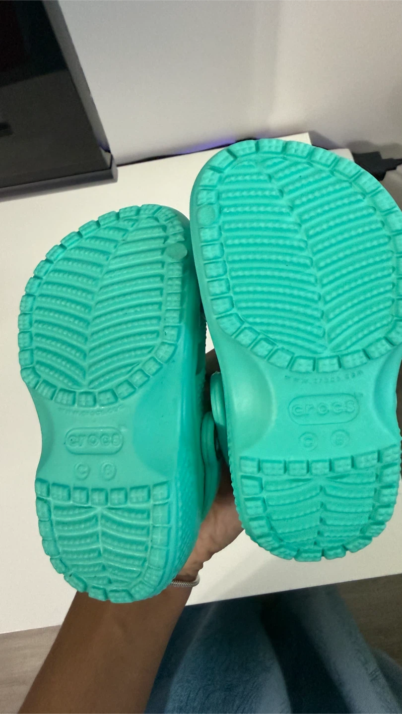 Turquoise Crocs Size 6 Toddler - photo 4