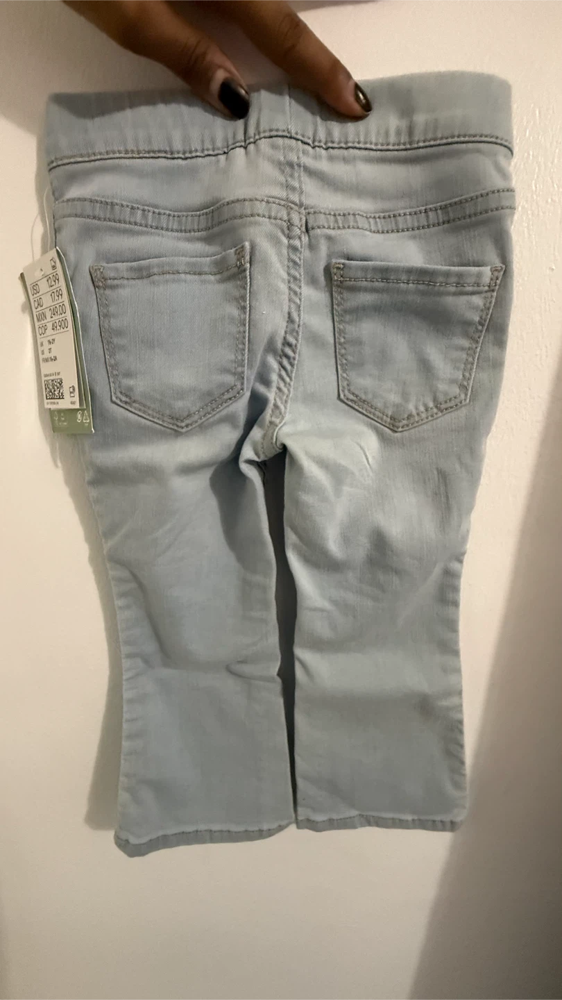 H&M Light Wash Flared Leg Jeans - Size 2T - photo 2