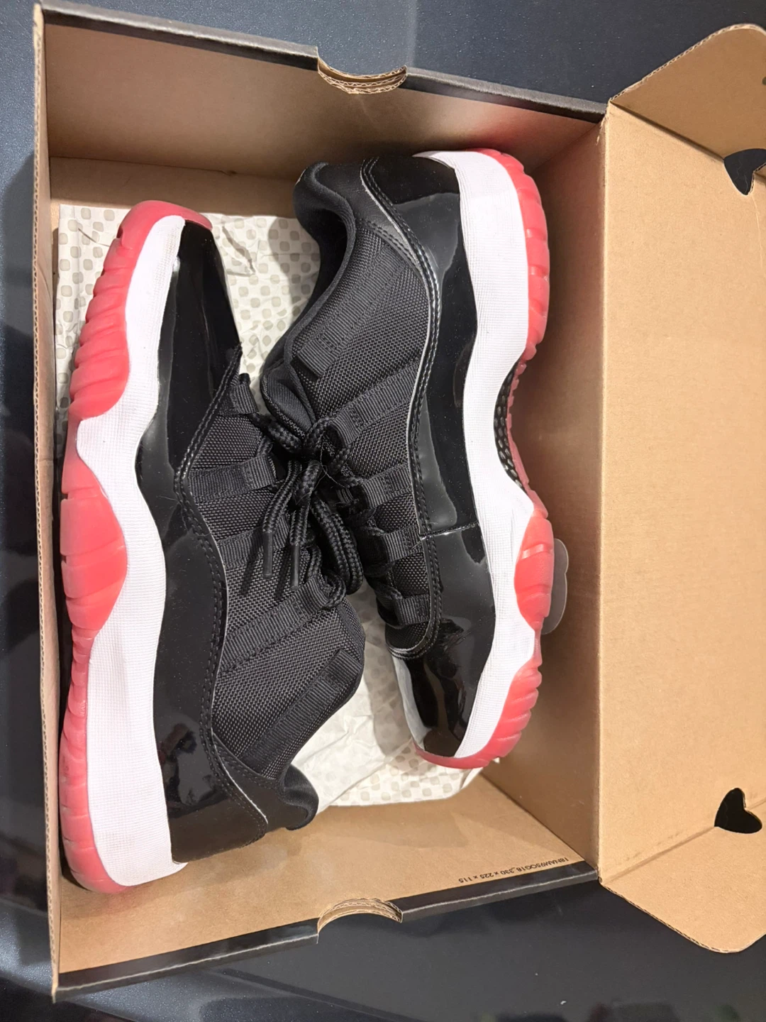 Nike Air Jordan 11 low bred (2025)