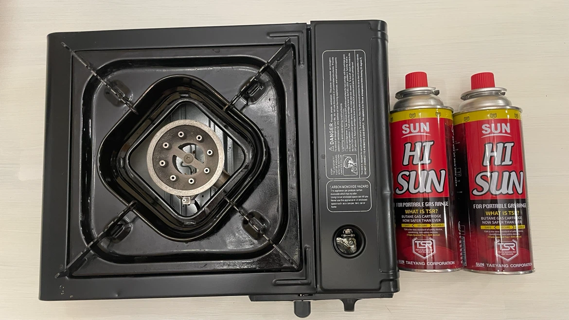 Jinyu Portable Gas Stove with Grill Pan with 2 Butane Canisters - photo 2
