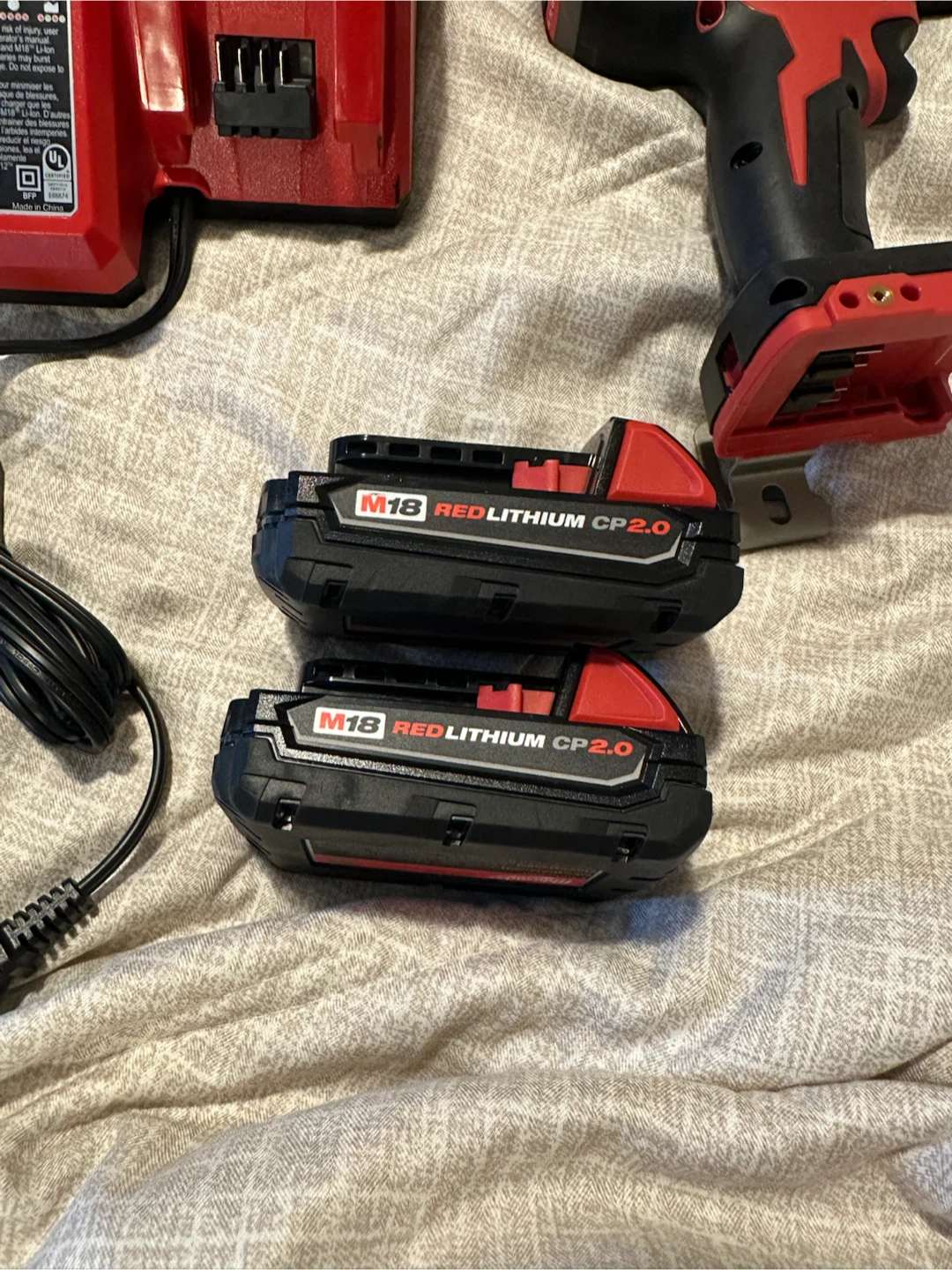 Milwaukee 18V Brushless Drill  Kit w/ 2 Batteries & Charger - photo 5