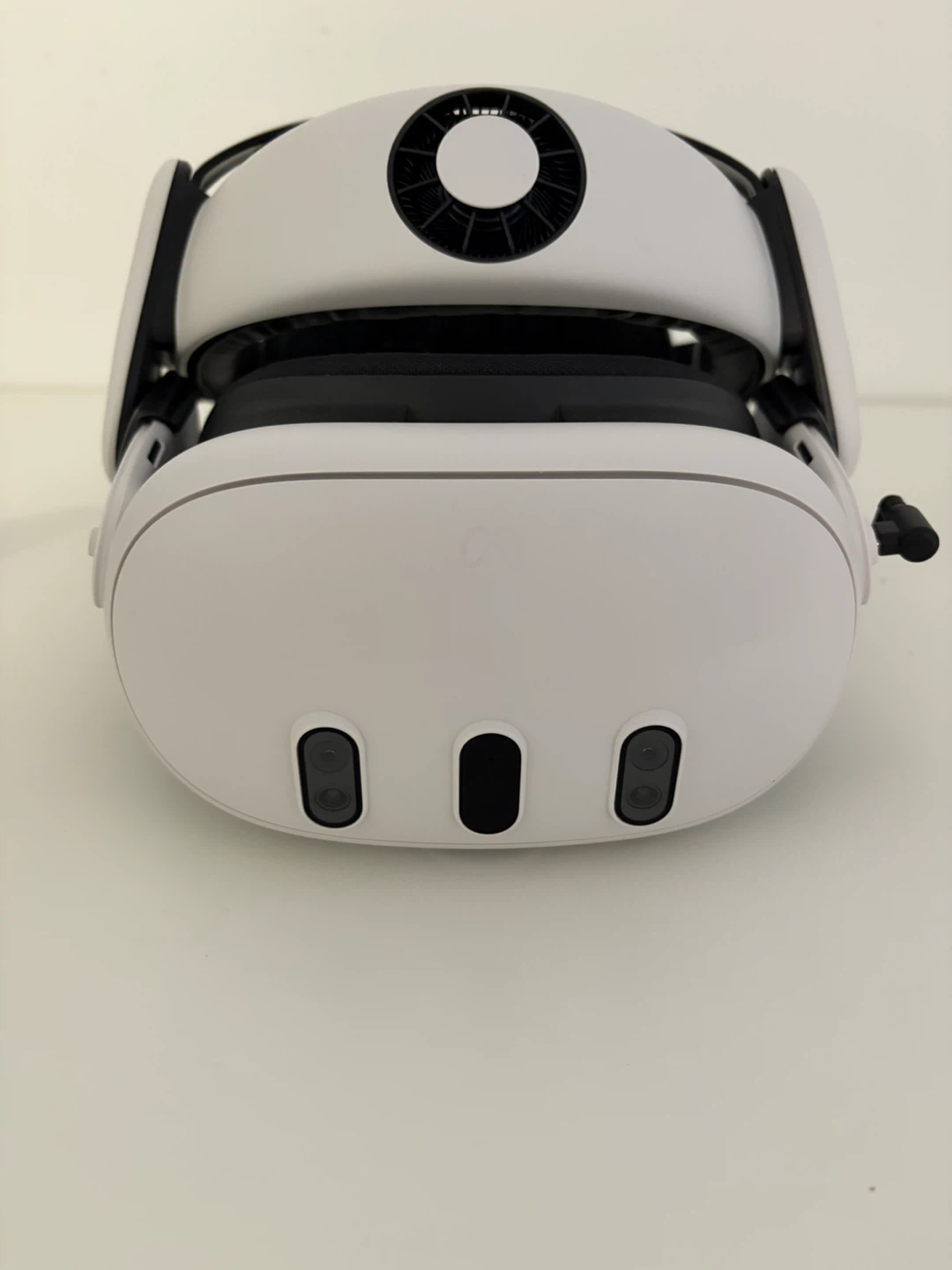 Meta Quest 3 w/ BoboVR S3 Pro and Two Hot Swap Batteries - photo 2