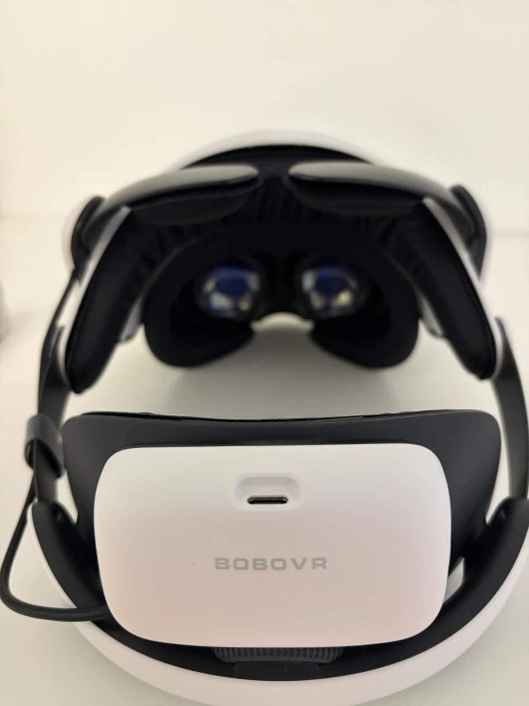 Meta Quest 3 w/ BoboVR S3 Pro and Two Hot Swap Batteries - photo 4