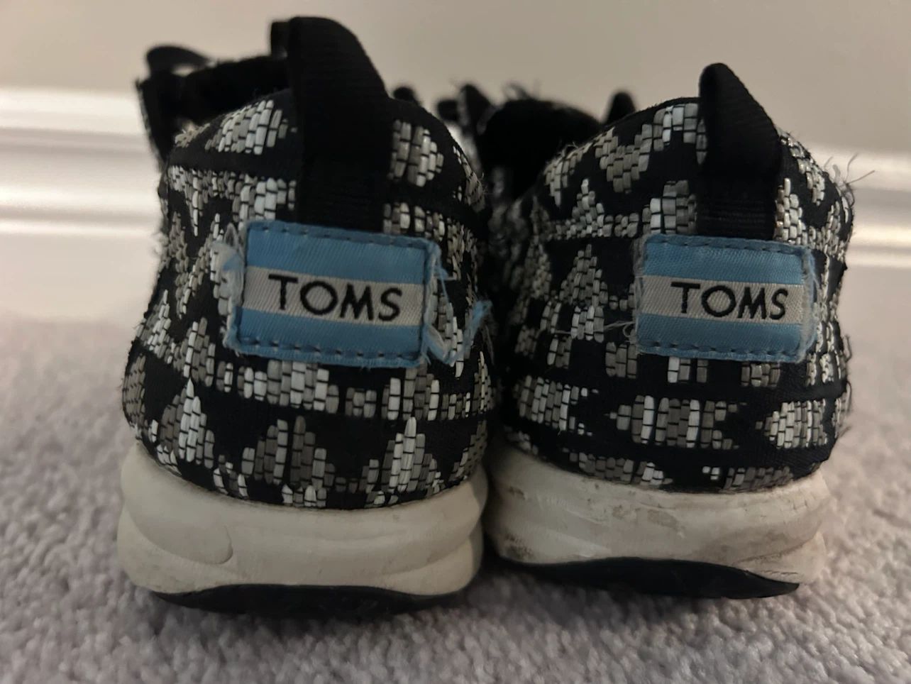 TOMS Sneakers size 7 - photo 2