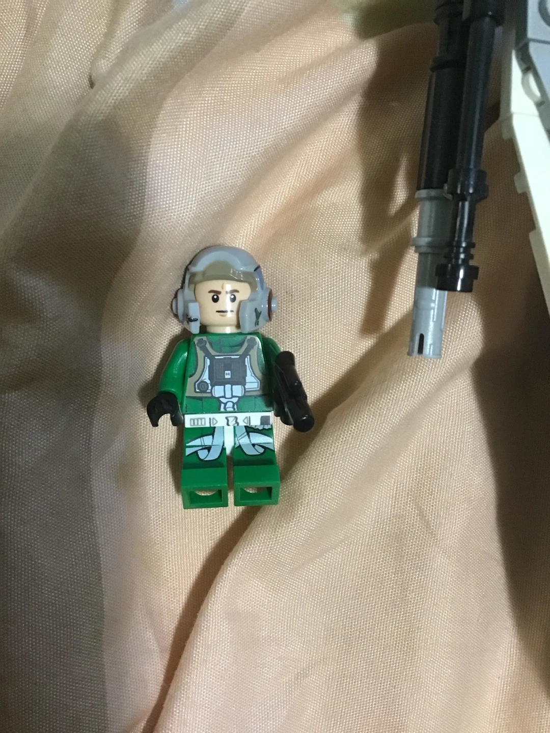 LEGO Star Wars Obi-Wan Kenobi's Jedi Starfighter - photo 3