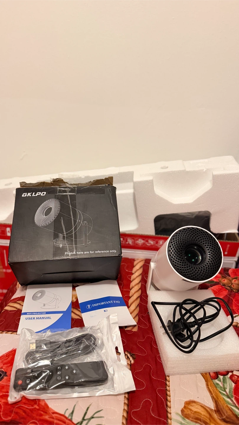 GKLP0 WiFi Projector with Remote - photo 2