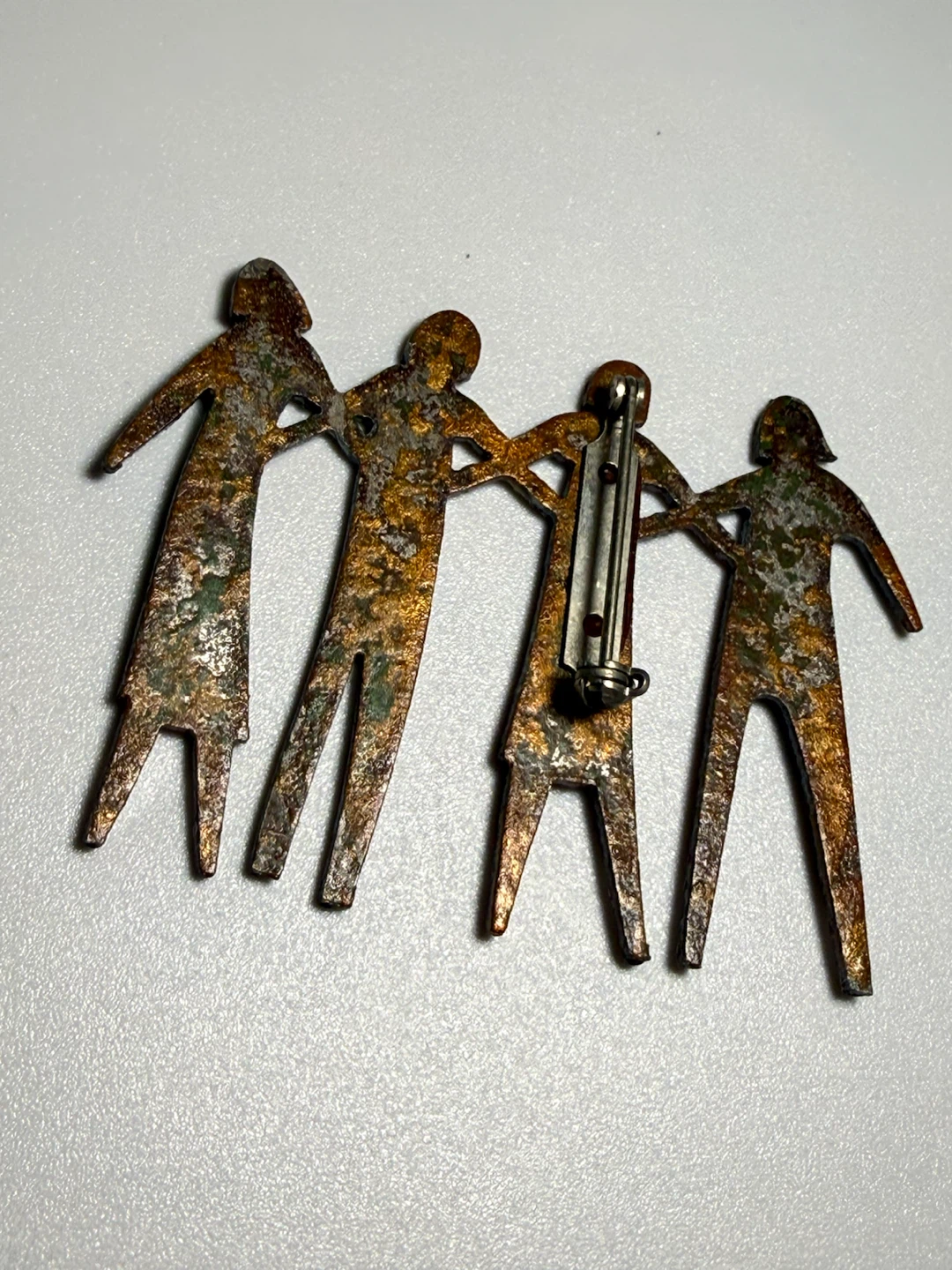 Brooch Pin - 4 Figures - photo 3