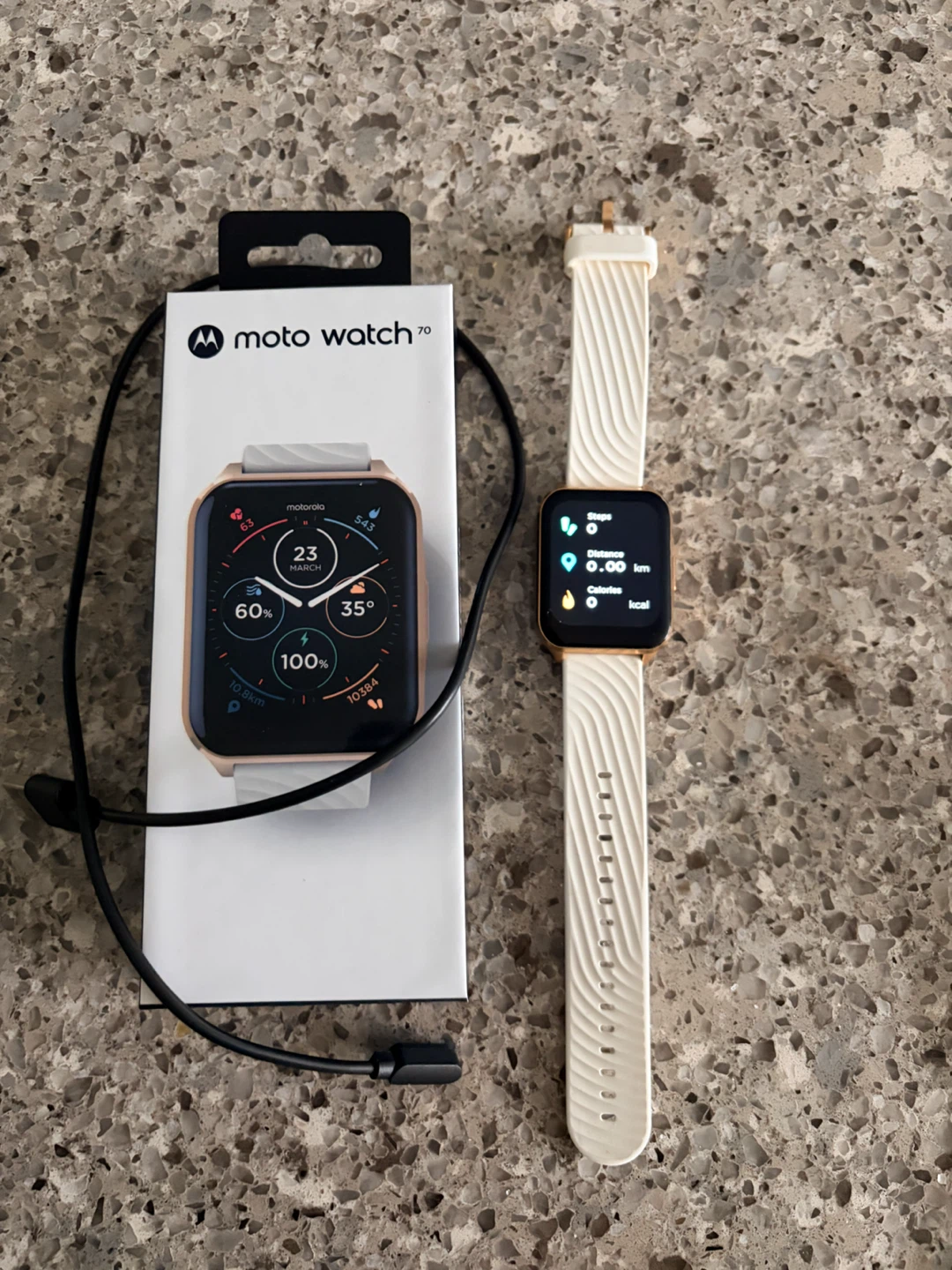 Motorola Moto Watch 70 Smartwatch