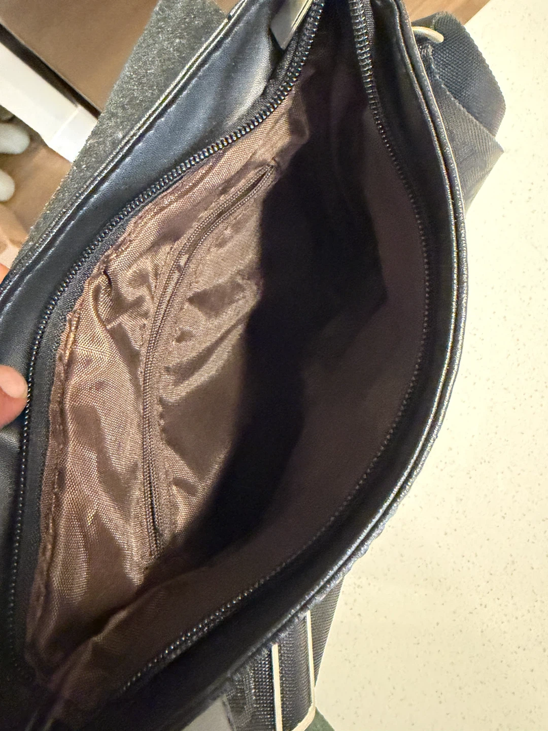 Gucci Black Monogram Messenger Bag - photo 5