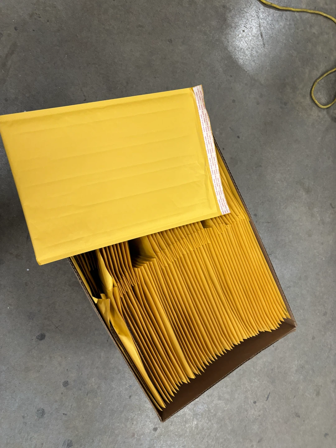 Bubble Mailers - Yellow Padded Envelopes - photo 2