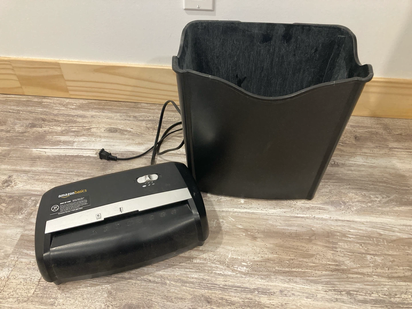 AmazonBasics Paper Shredder - photo 3