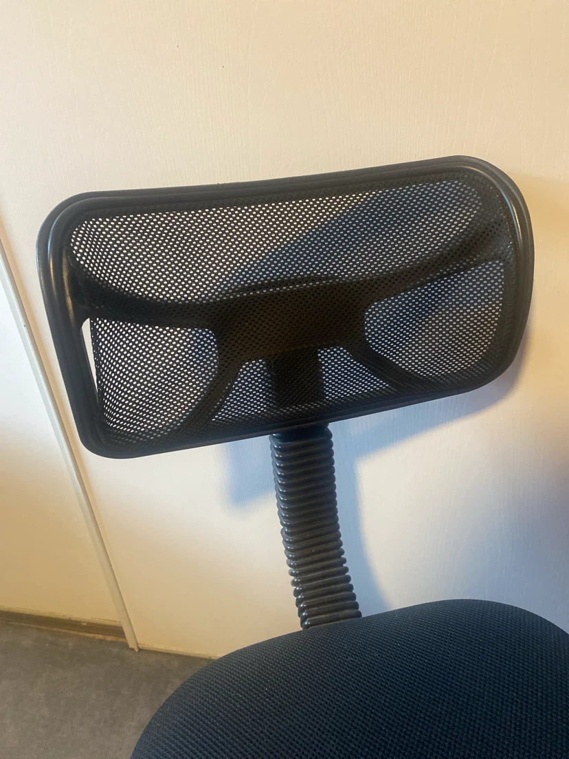 IKEA Black Mesh Office Chair with Wheels - photo 4