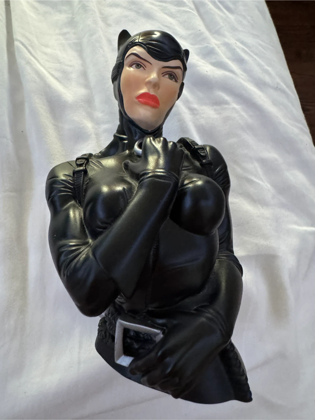 BATMAN CATWOMAN BUST BANK; 7.5” Tall *Goggles Are Missing*