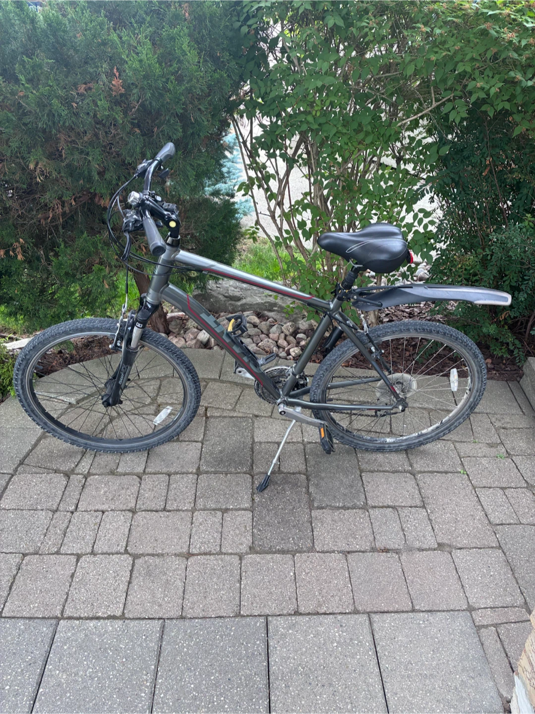 Giant Sedona DX Mountain Bike