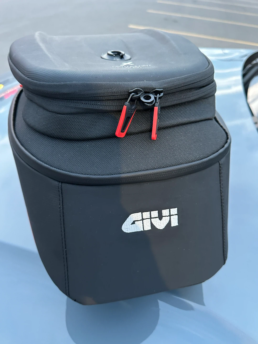 Givi  XL04B TANKLOCK Motorcycle tank Bag - photo 2