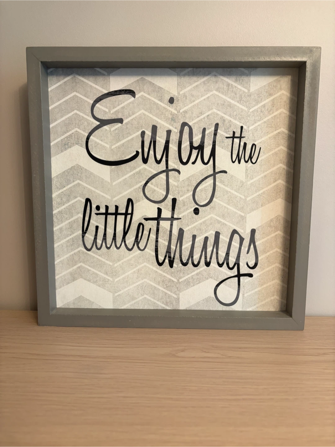 Trendy Woden framed (grey) wall art