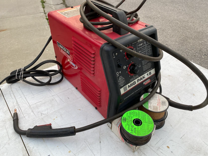 Lincoln MIG pak 15 220v welder