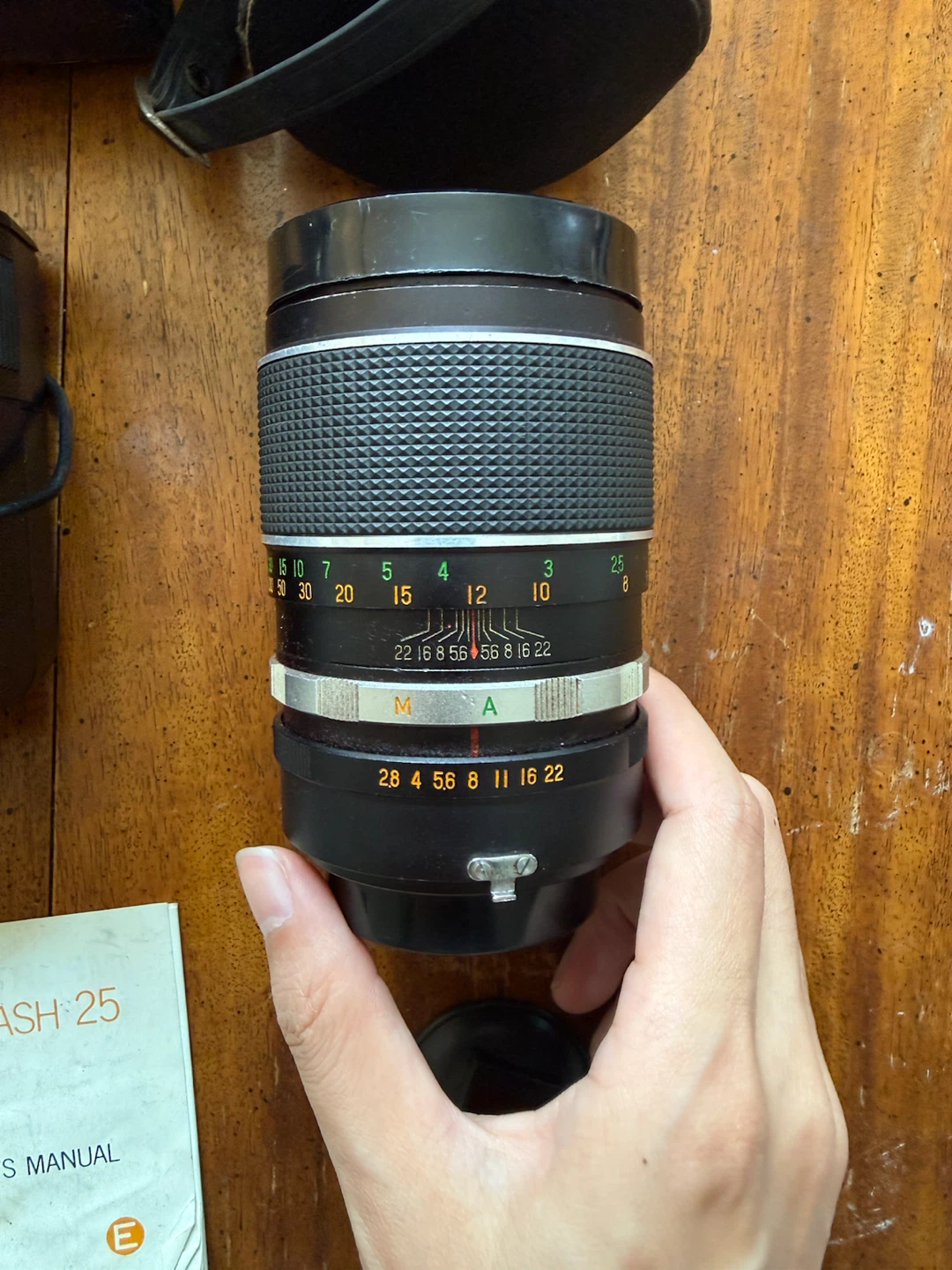 Vintage Minolta SR-T 200 Film Camera Set with Case - photo 5
