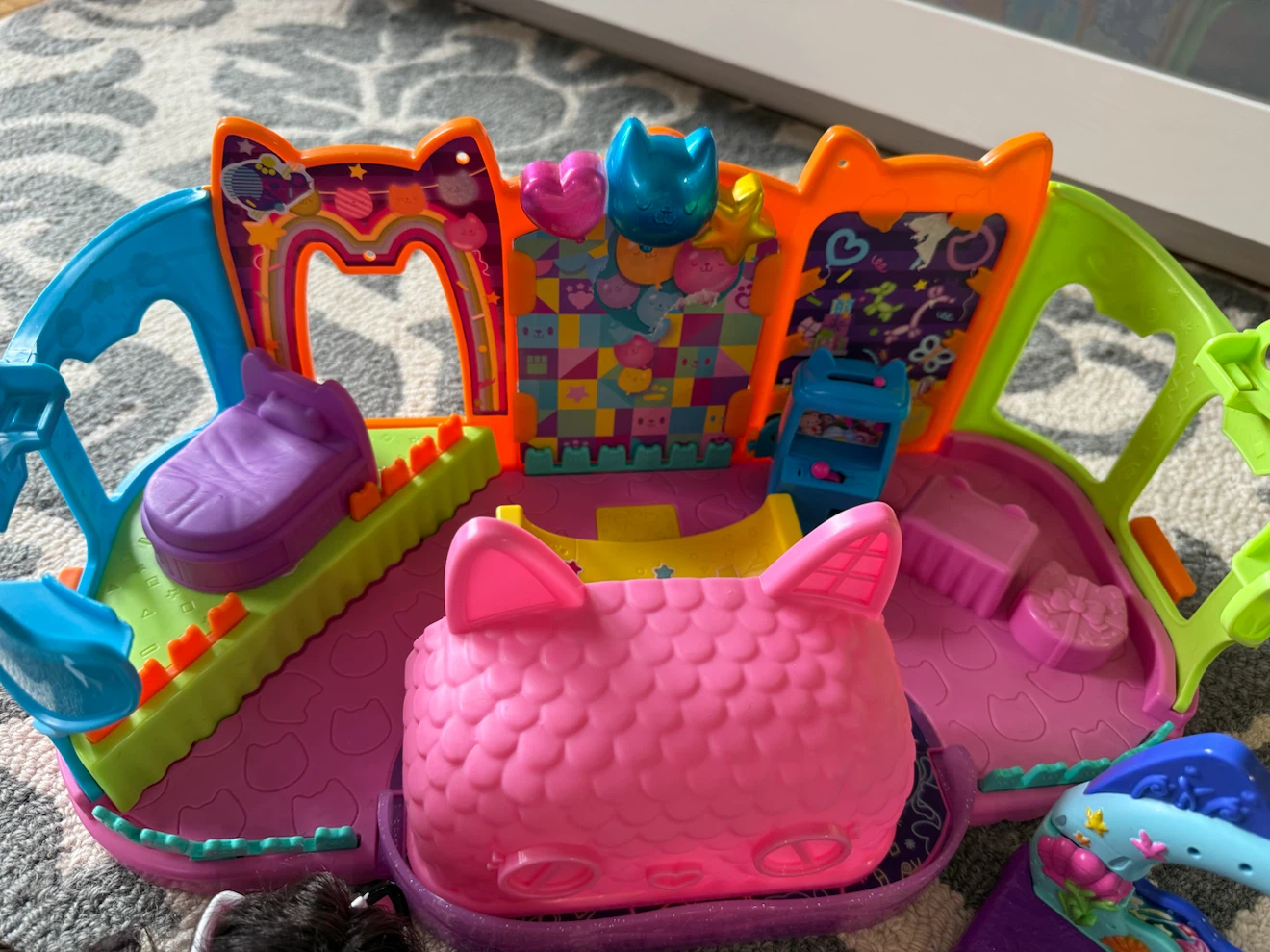 Gabby's Dollhouse Playset with Figures - photo 2
