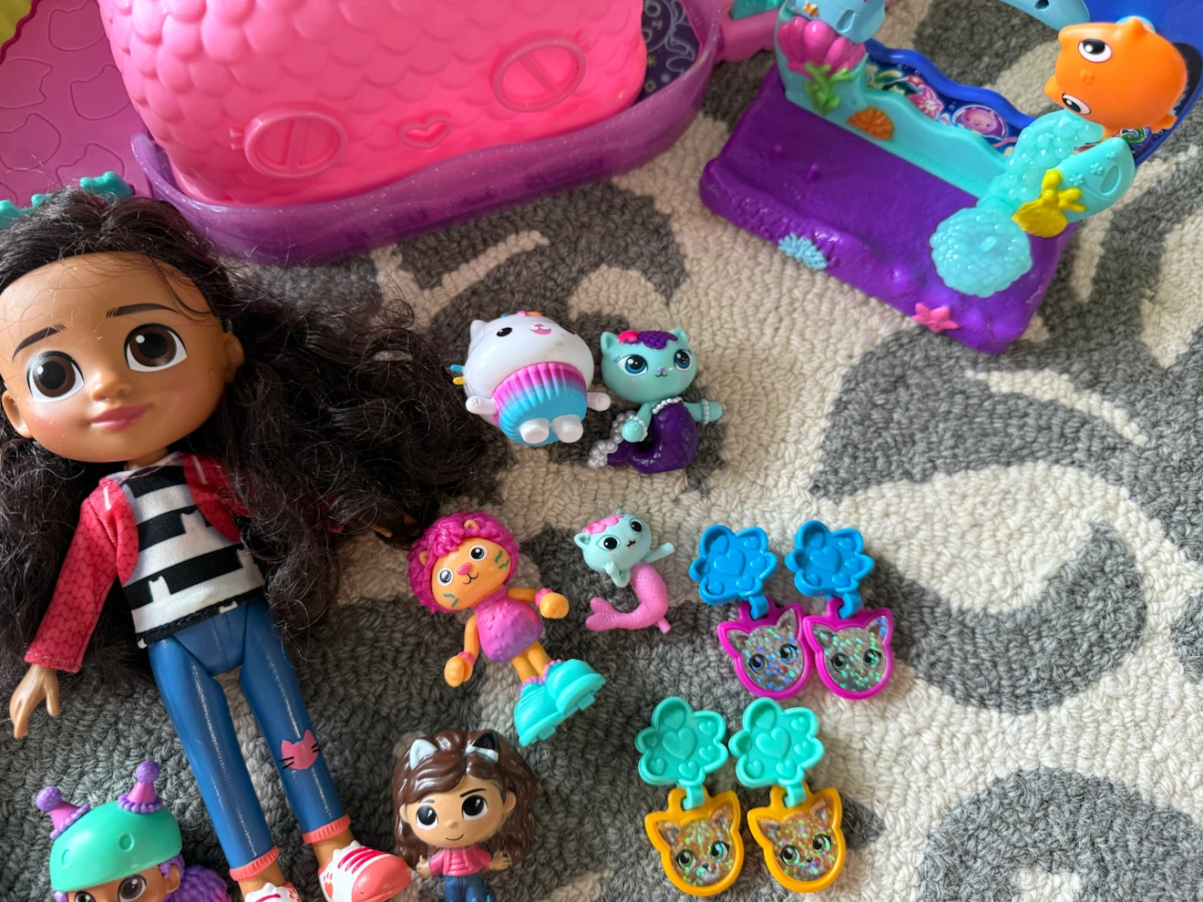 Gabby's Dollhouse Playset with Figures - photo 4