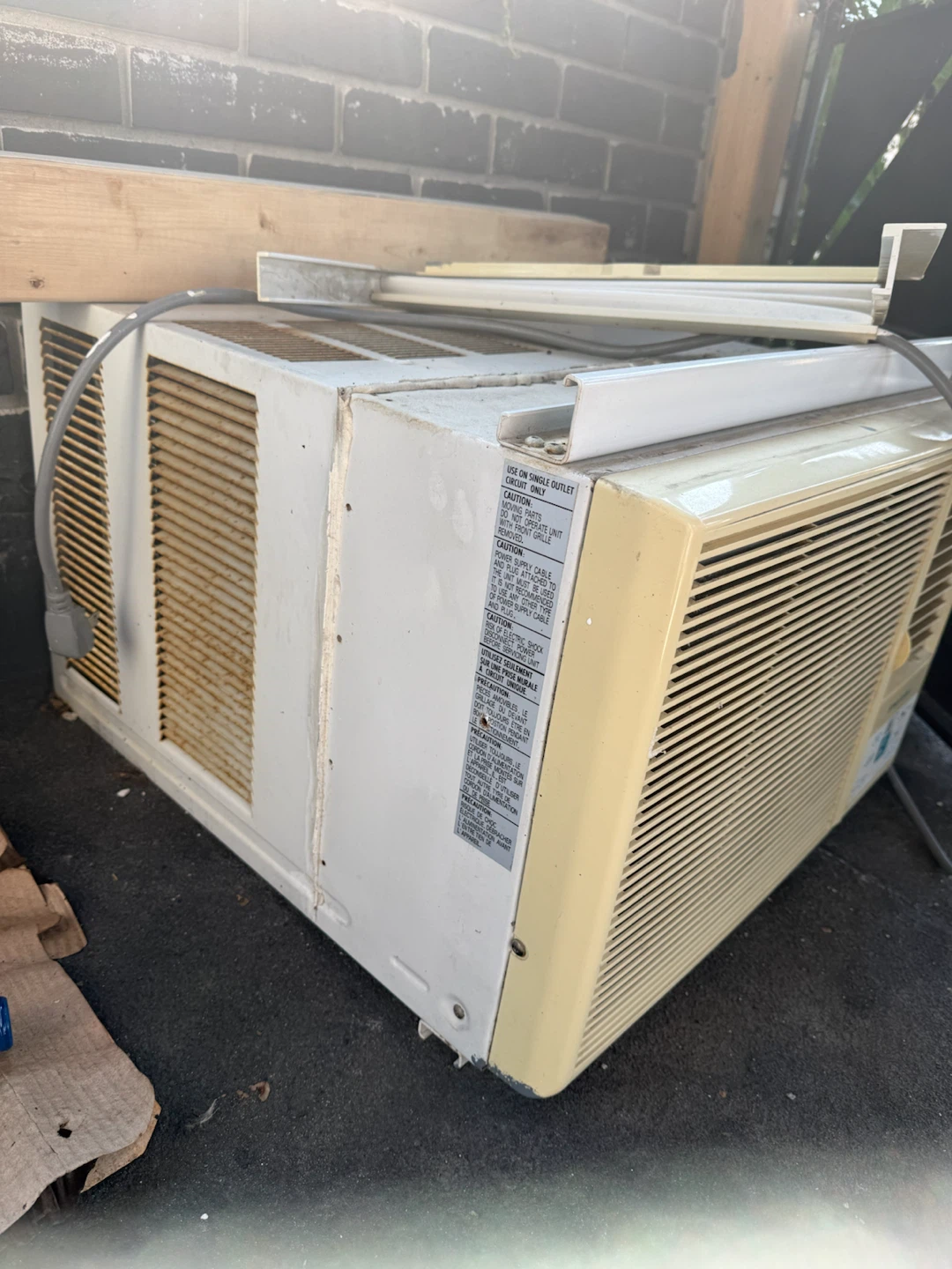Simplicity Window Air Conditioner - photo 2