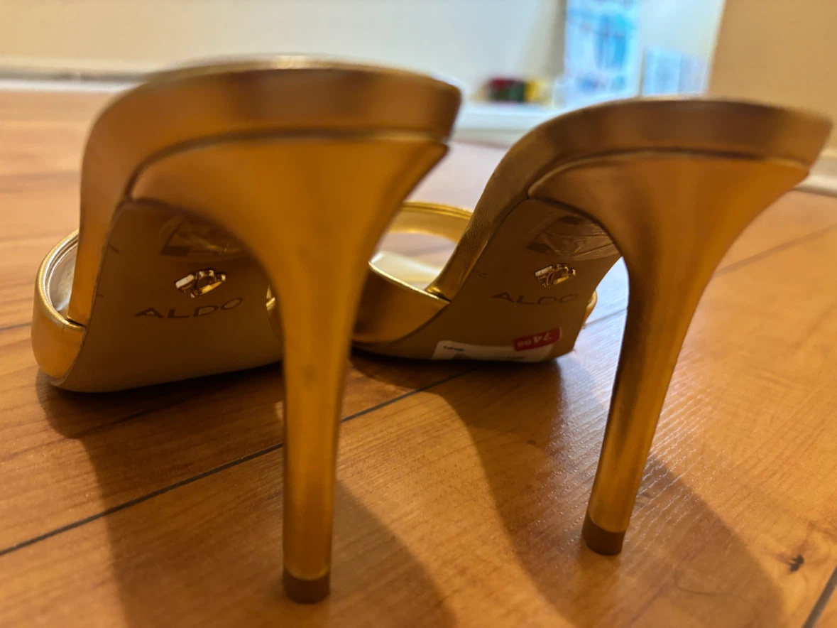 ALDO Gold Pointed-Toe Heels – Size 5.5 or 36 - photo 5