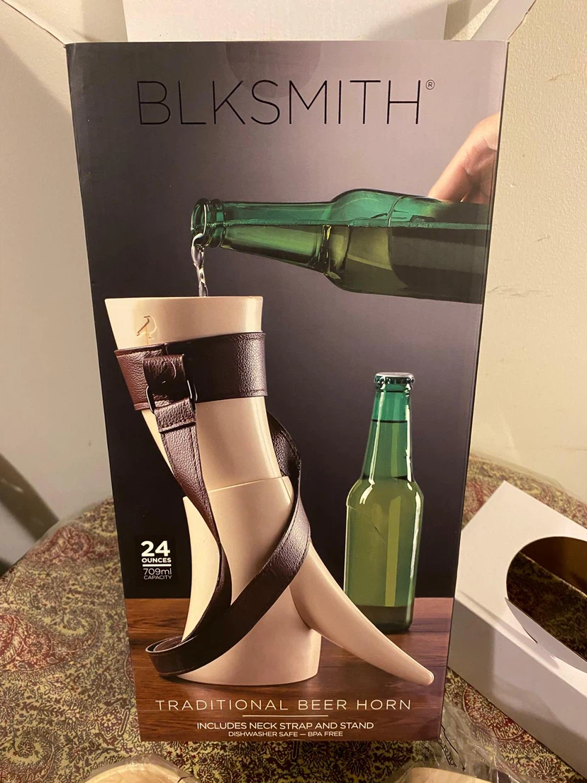 BLKSMITH Viking Horn Mug with Strap and Stand