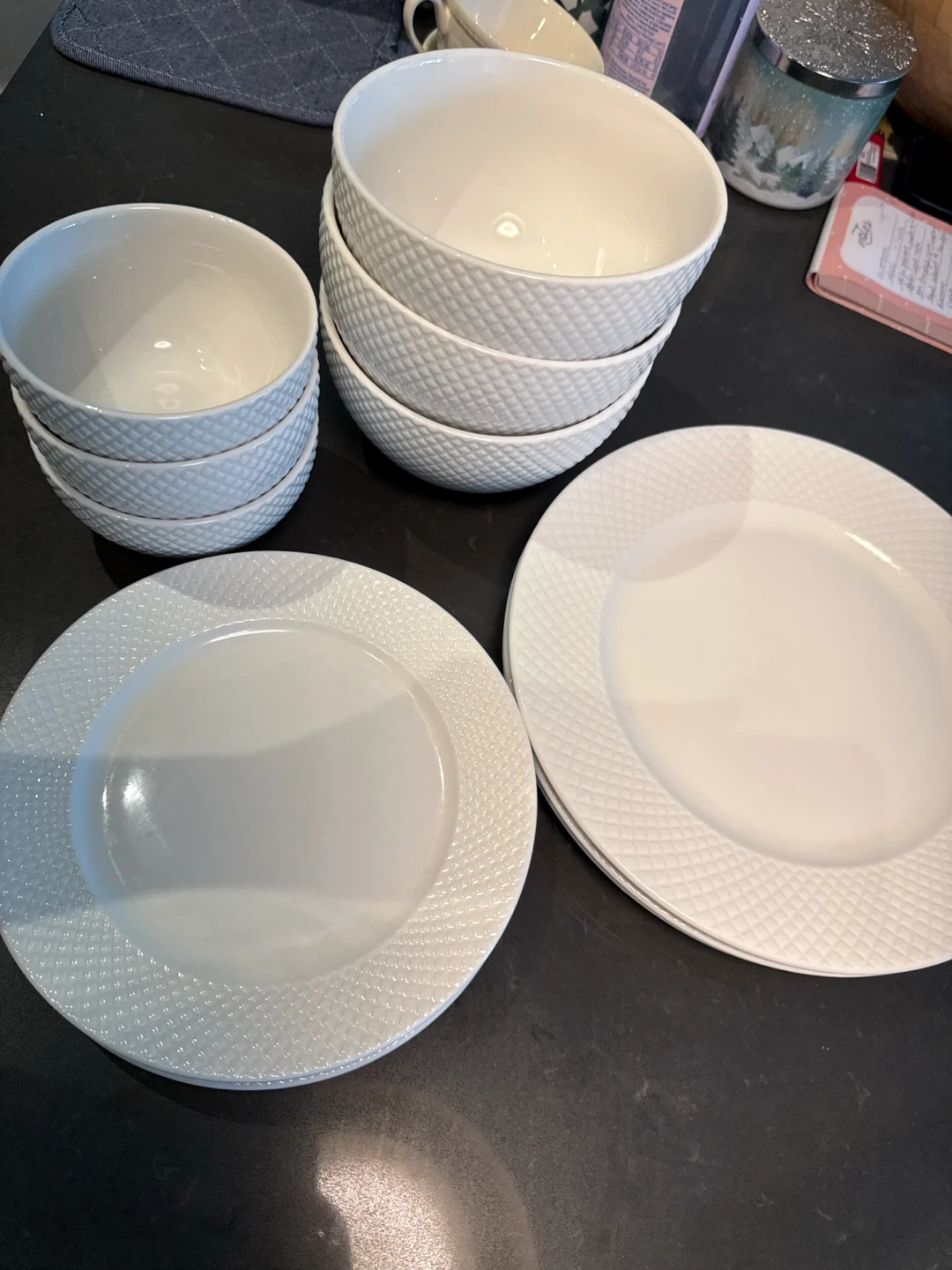 Mikasa Huntington Porcelain Bowls and Plates Set