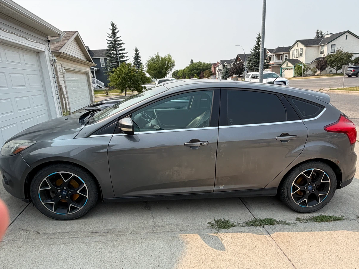 2012 Ford Focus Titanium Hatchback - photo 5